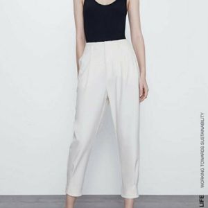 NWT/ ZARA/ Cream/Sand Paper Bag Pants/ Size-Large